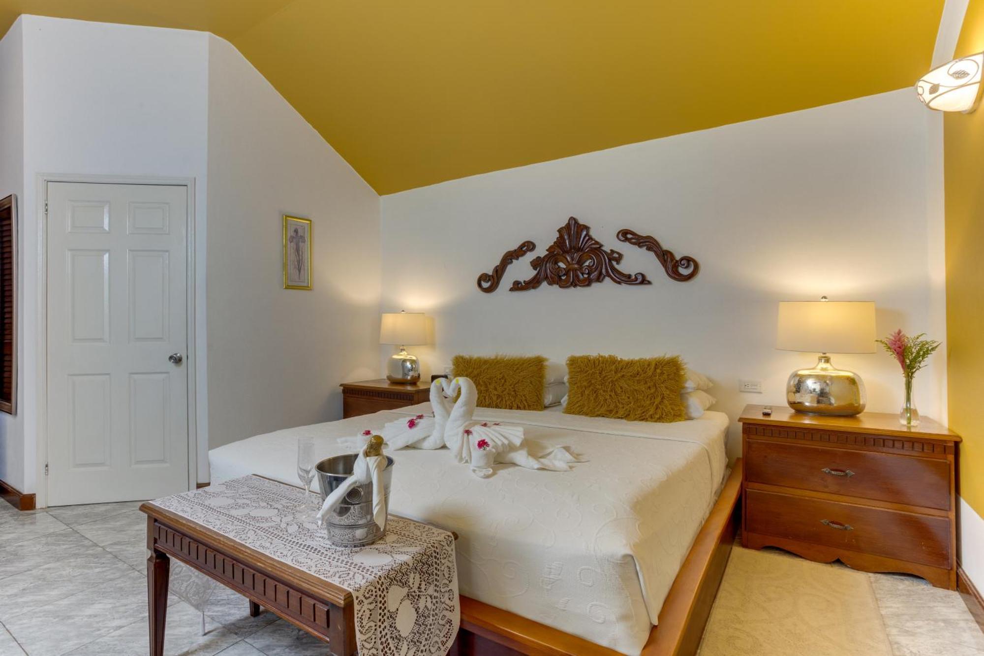 Villa Boscardi Belize City Exteriör bild